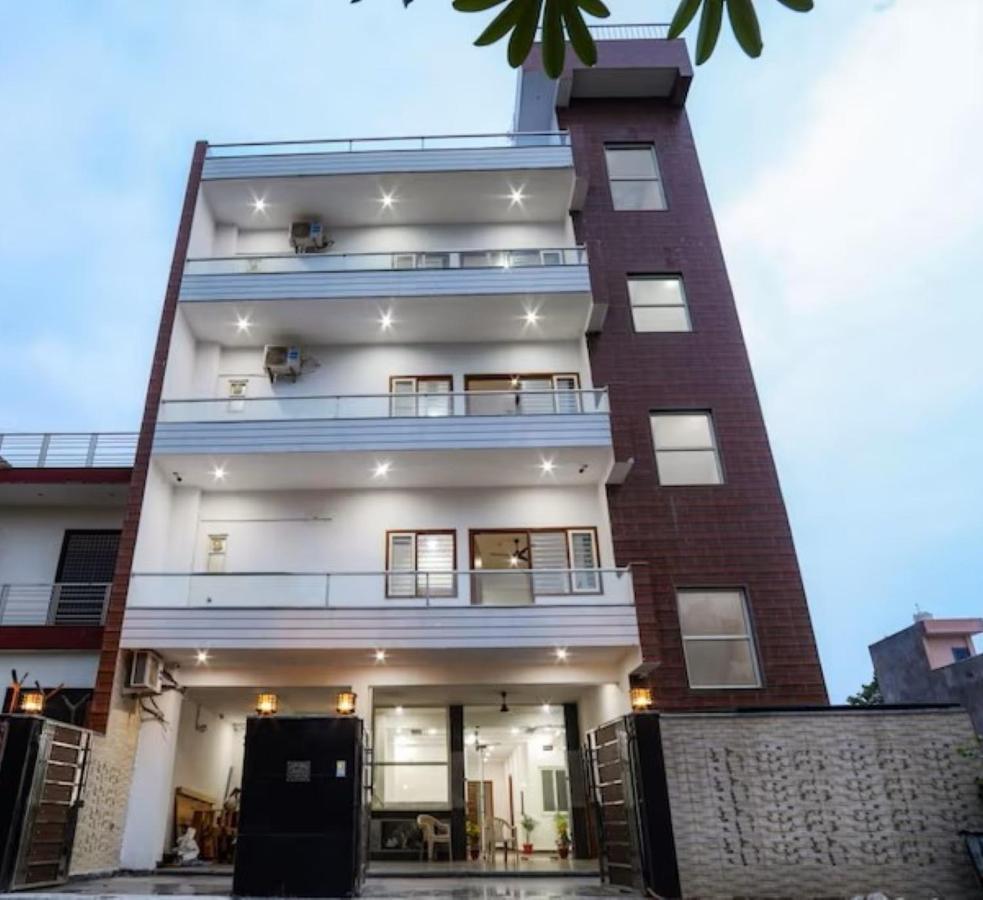 The Castle Blue Hotel Greater Noida Exterior photo